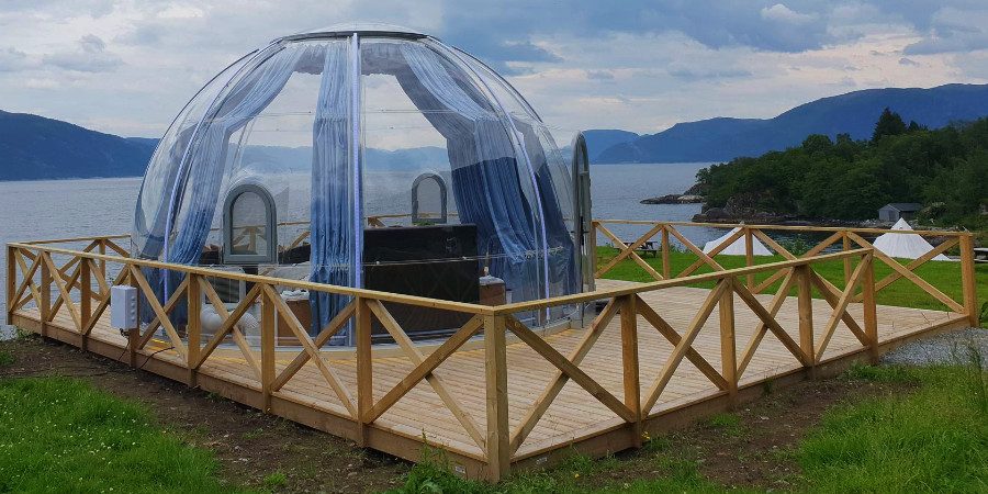Botnen Camping ved Sognefjorden med hytter, brygge og fjordutsikt i Gulen