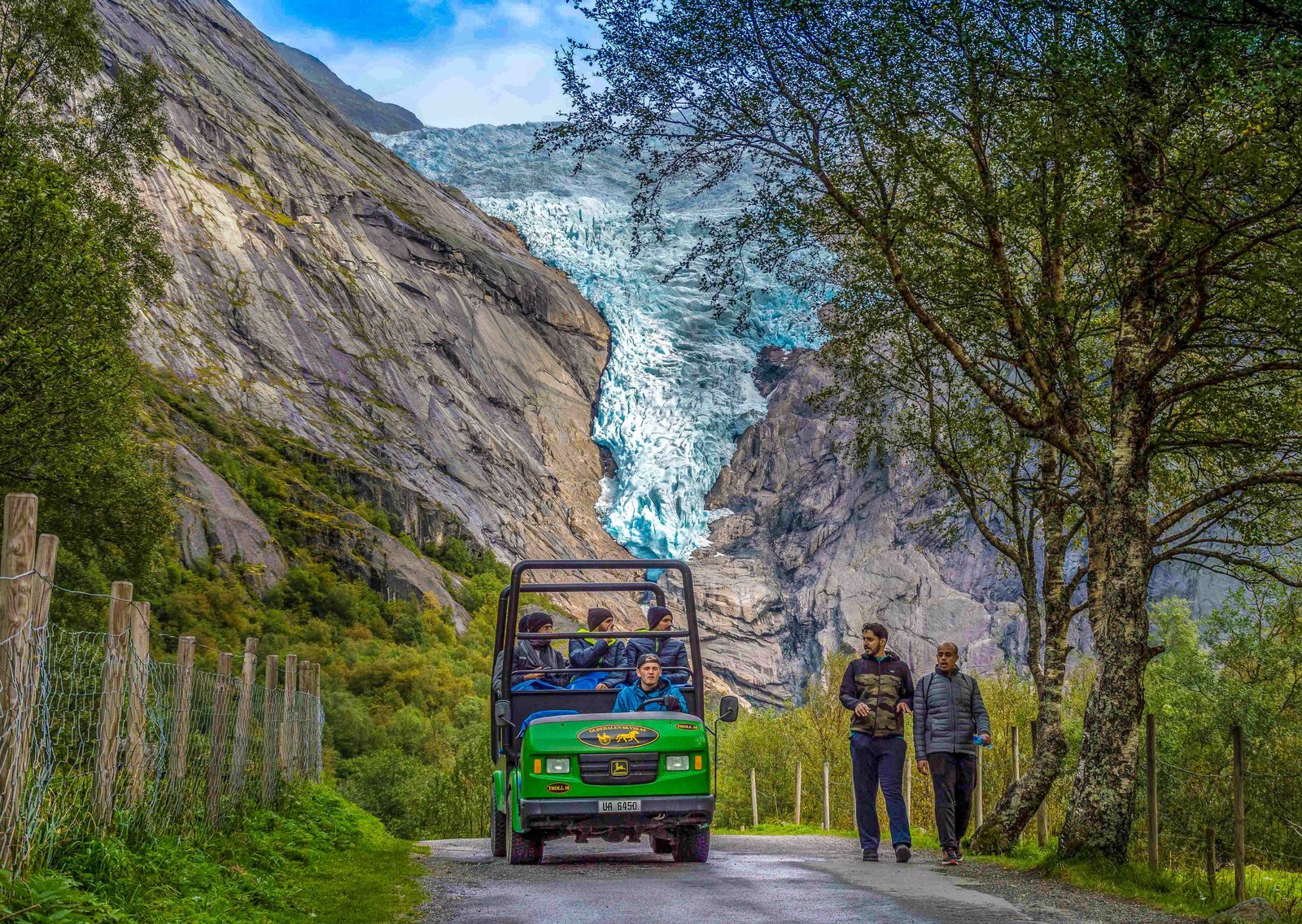 Briksdalsbre Fjellstove – omgivelser og natur ved plassen