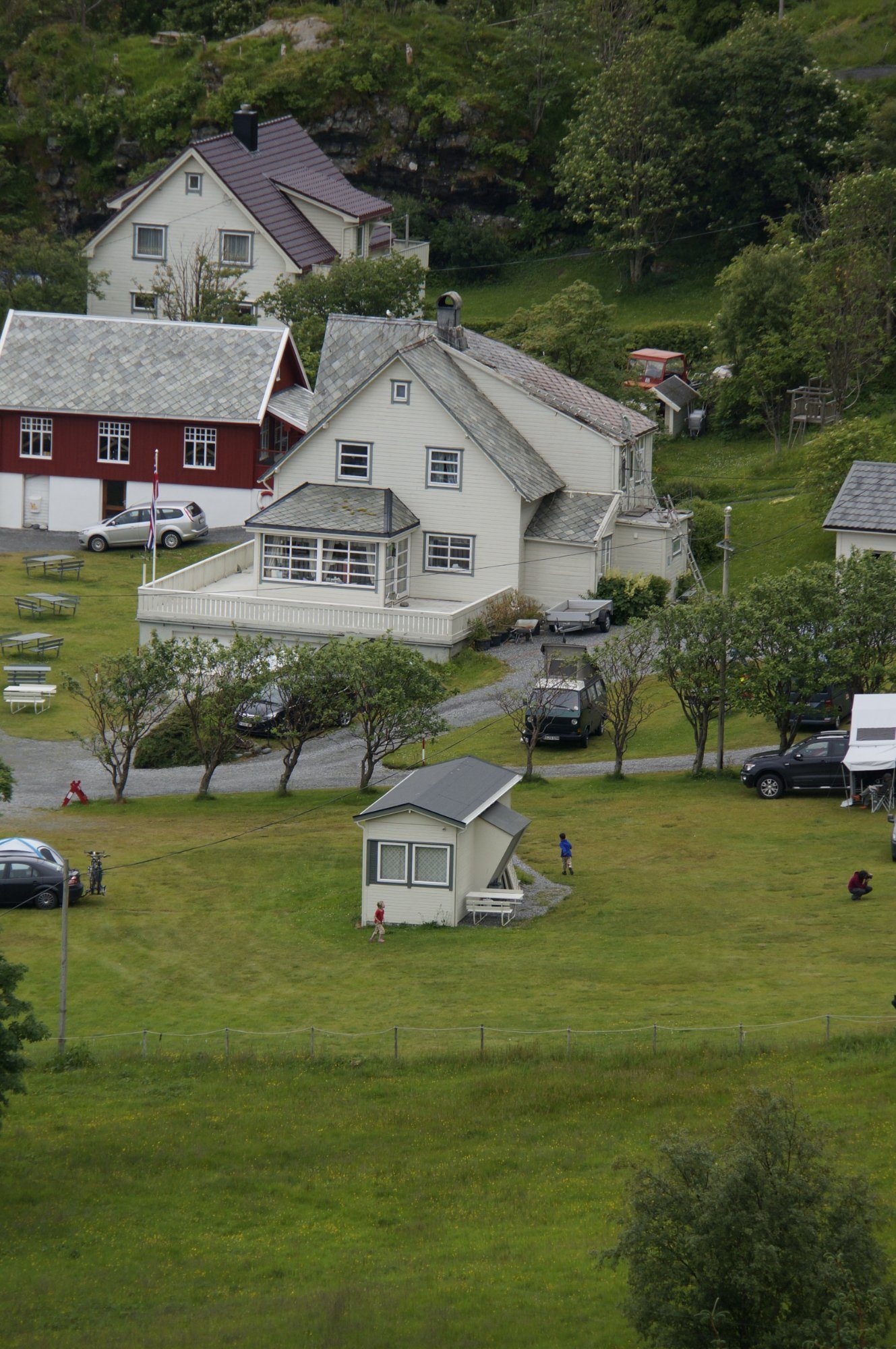 Goksøyr Camping på nordsiden av Runde med utsikt mot Atlanterhavet og fuglefjellet