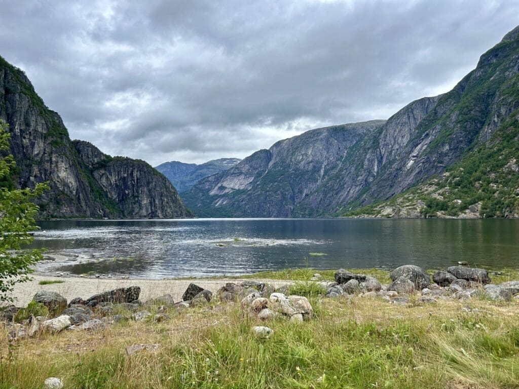 Myklatun Camping ved vannet i Øvre Eidfjord nær Vøringsfossen