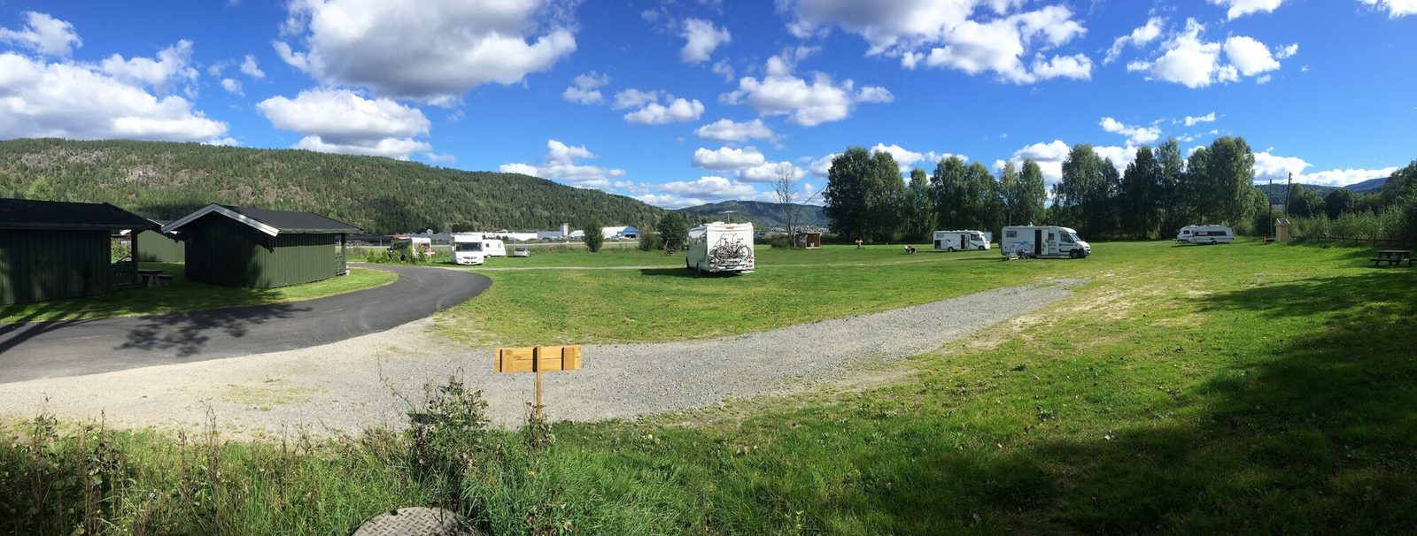 Notodden Camping ved elven Heddøla med hytter og campingplass i Telemark