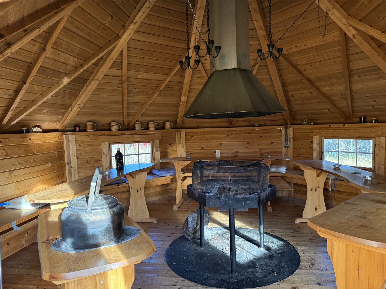 Illustrasjon av bobil ved Skåbu Camping i Gudbrandsdalen
