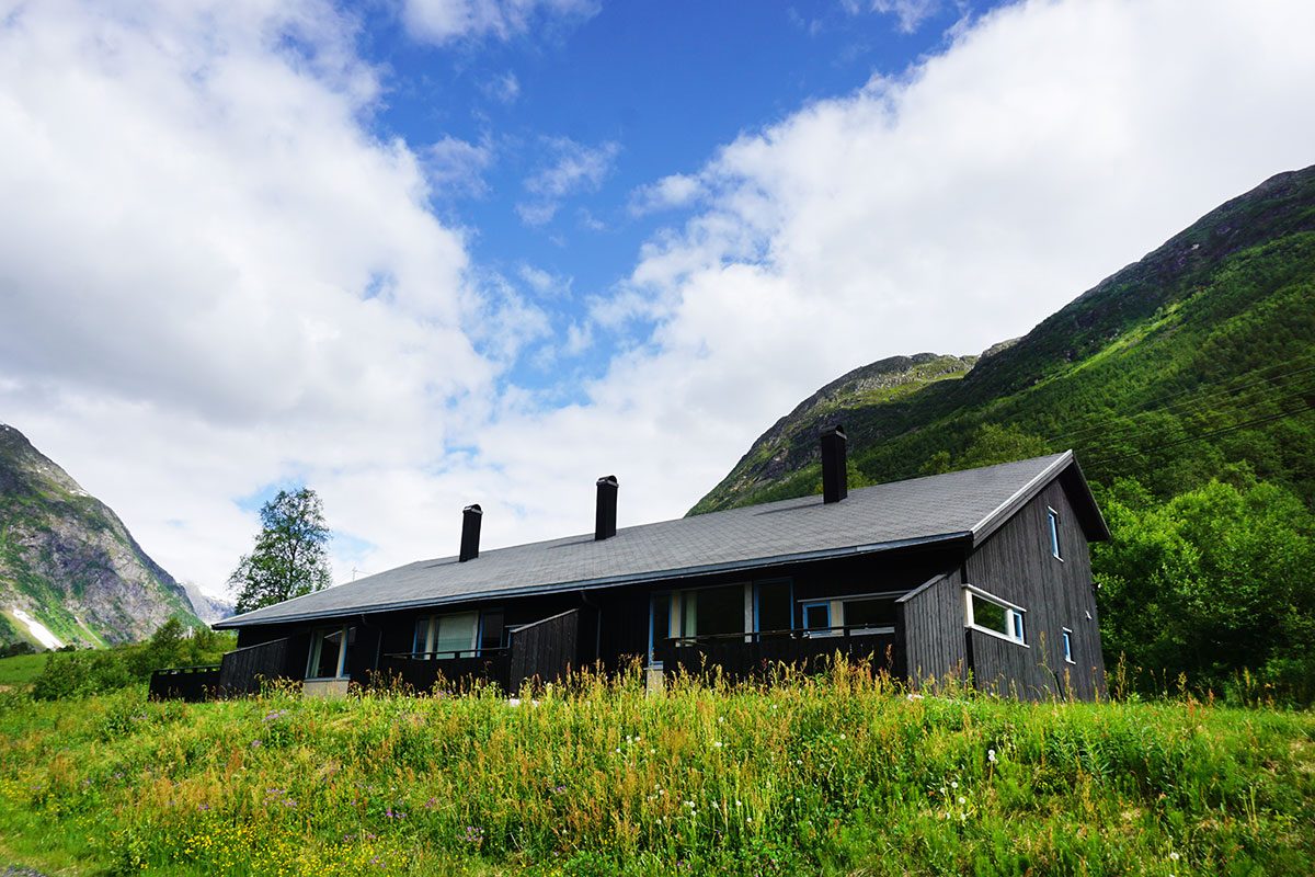 Uteplassen Sogndal – fasiliteter og uteområde