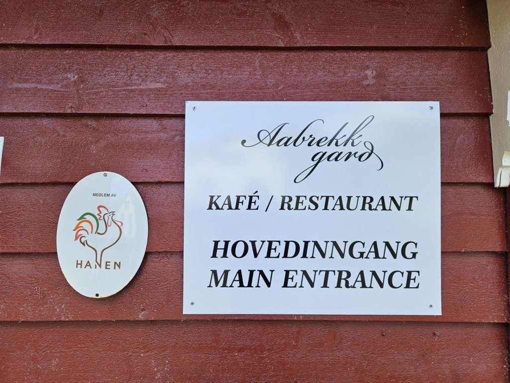 Tradisjonsbakst i Oldedalen ved Briksdalsbreen — foto 2