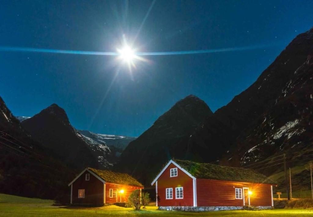 Tradisjonsbakst i Oldedalen ved Briksdalsbreen — foto 4