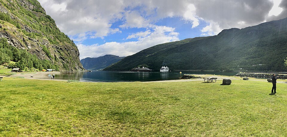 Langtidsmodna spekeskinke og lokale kjøttprodukter fra Haugen Gardsmat i Flåm i Aurland