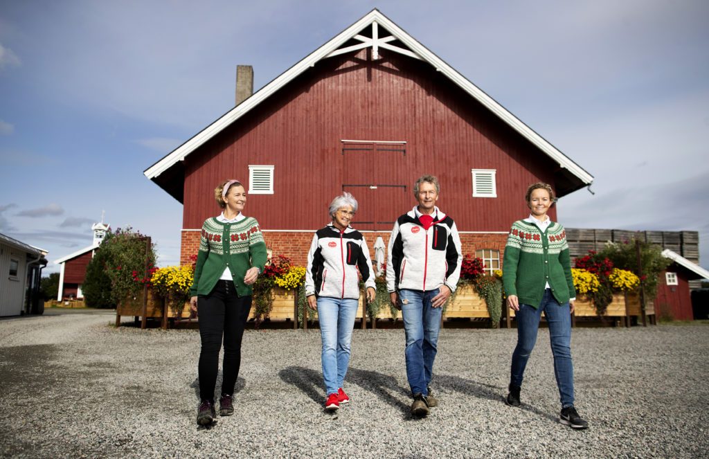 Skarstad Gartneri & Gårdsmarked i Kongsvinger med drivhus, grønnsaksfelt og gårdskafé