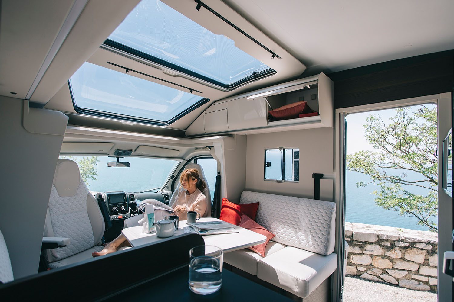 Adria Coral lavprofil bobil på Fiat Ducato-chassis fra slovensk Adria Mobil
