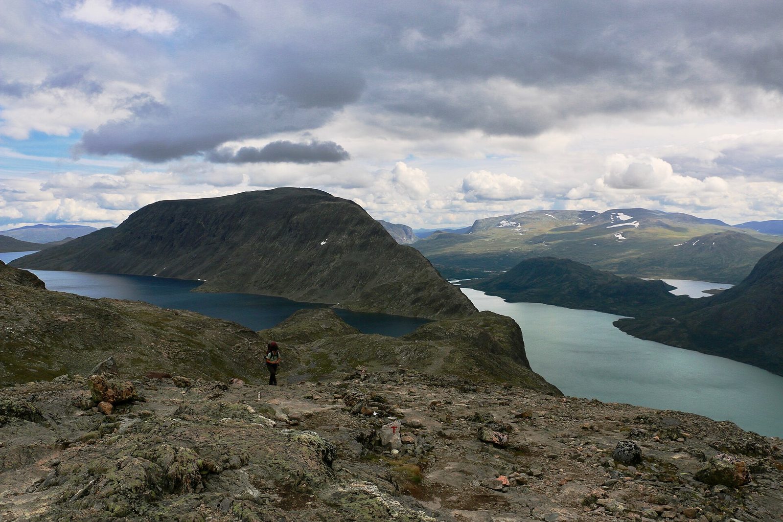 Besseggen-ryggen med Gjende og Bessvatnet i Jotunheimen, Innlandet