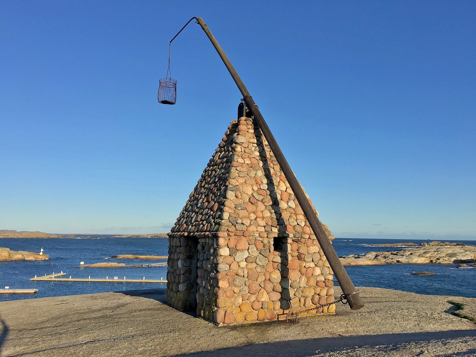Vippefyret på Verdens Ende, Tjøme, med Oslofjord-skjærgård i bakgrunnen